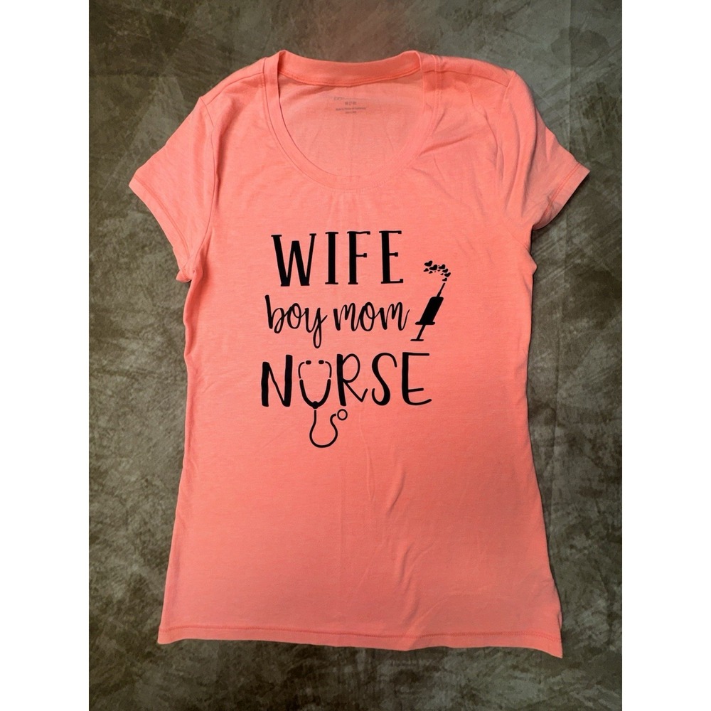Wife Boy Mom Nurse T-shirt ~ No Boundaries Size Medium